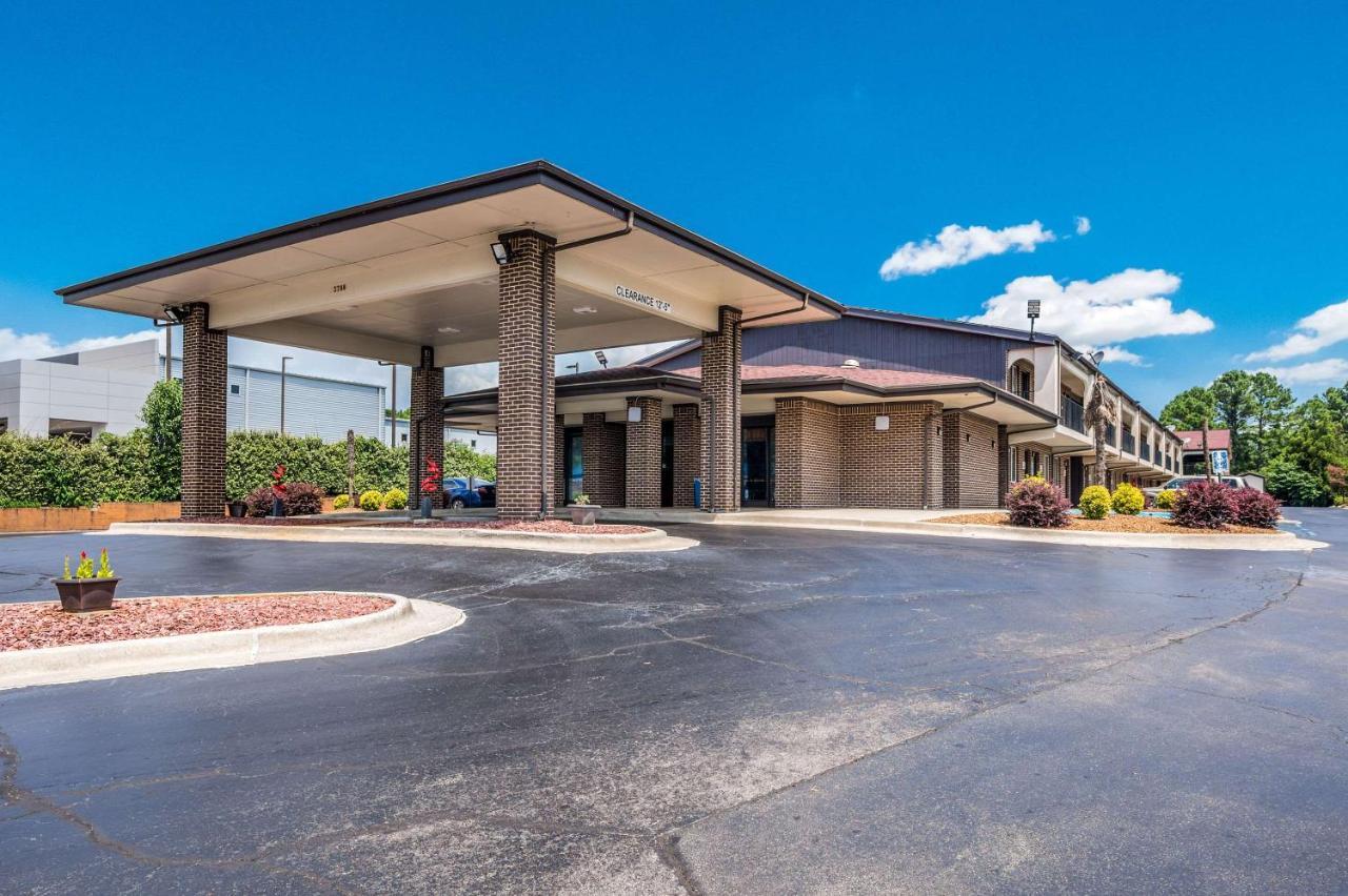 Econo Lodge Inn & Suites University Huntsville Exterior photo