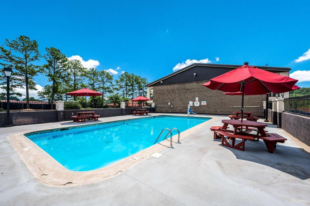 Econo Lodge Inn & Suites University Huntsville Exterior photo