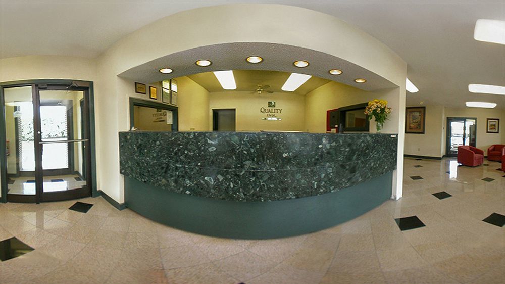 Econo Lodge Inn & Suites University Huntsville Exterior photo