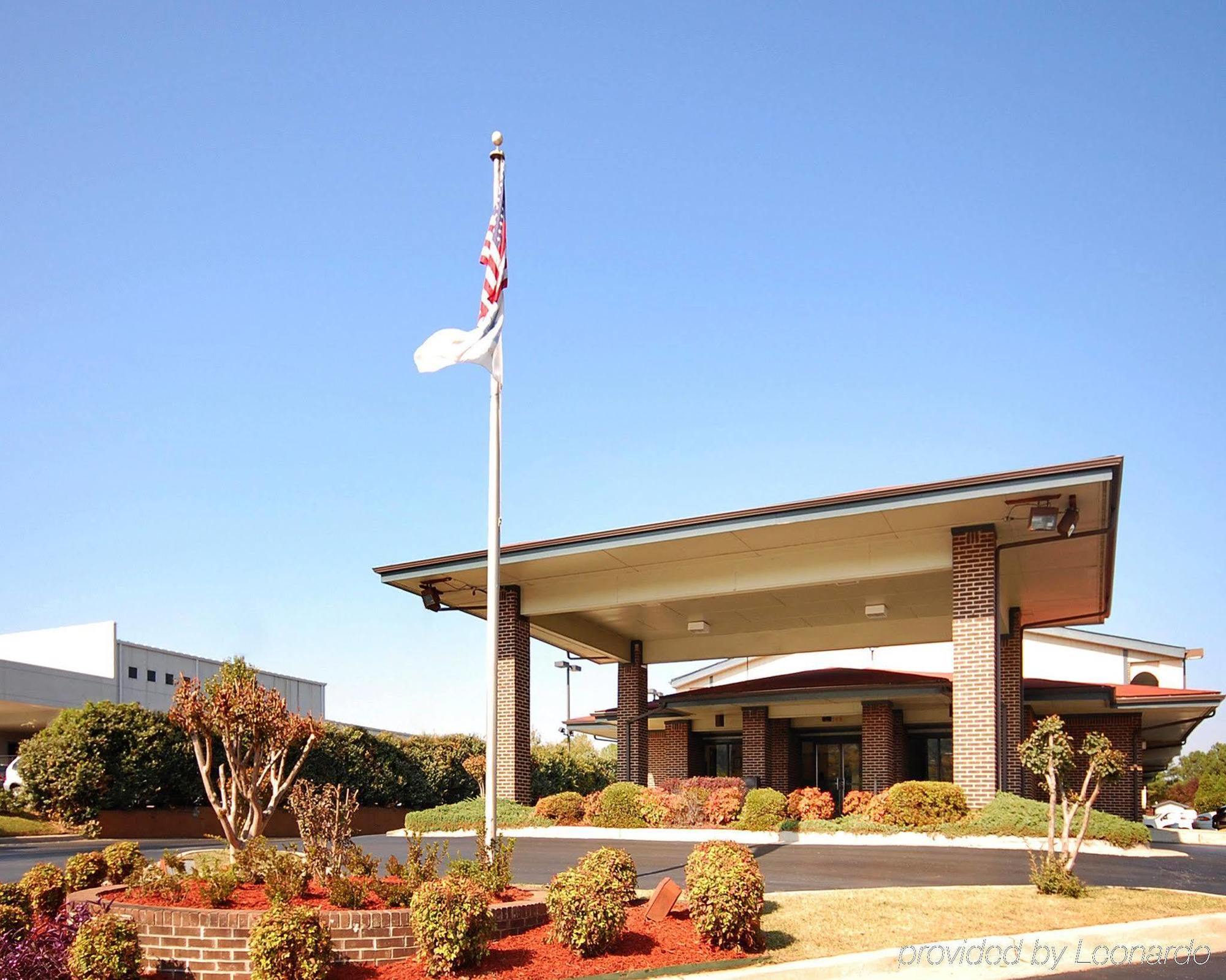 Econo Lodge Inn & Suites University Huntsville Exterior photo
