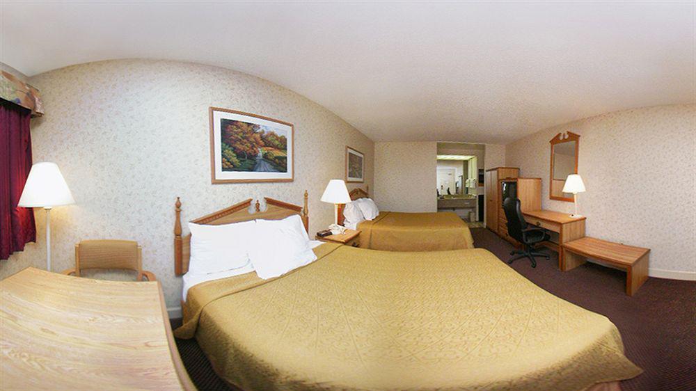 Econo Lodge Inn & Suites University Huntsville Exterior photo